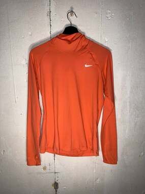 Nike Element Dri-FIT Hooded Running Pullover in Hyper Orange